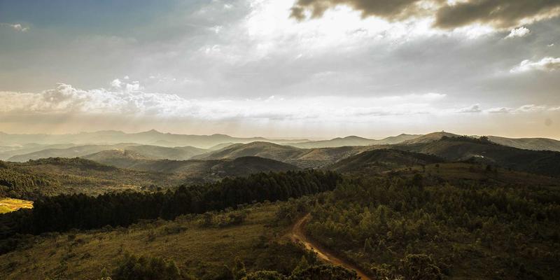 从玛雅洞穴圣域到元宇宙秀场：7玛雅地下世界如何引爆蒸汽波女装新叙事