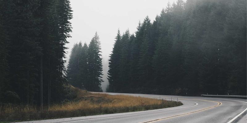 从部落仪式到穿搭密码:7玛雅如何用蒸汽波美学重构小众品牌社群仪式感