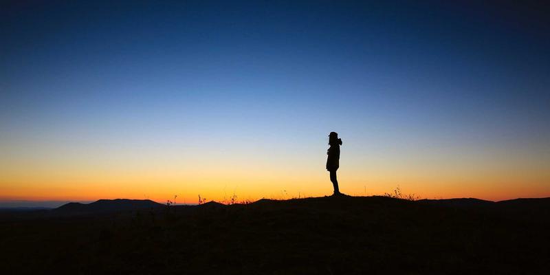 时尚与历史的对话：从玛雅文明的“穿搭智慧”看环境变迁的警示