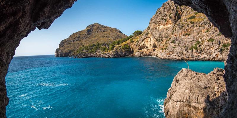 都市女性的智慧衣橱:一套胶囊衣橱,轻松驾驭通勤与休闲双重场景